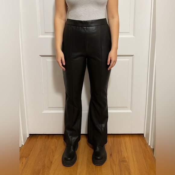 Abercrombie & Fitch High Rise Black Pull On Faux Leather Pants Size Large - Picture 1 of 5